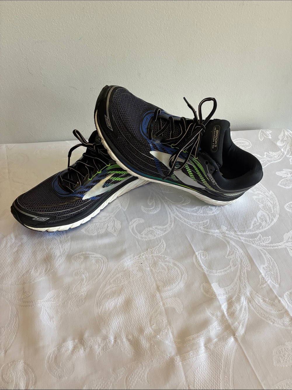 Brooks Men's Black Running Shoes with Blue and Green Accents